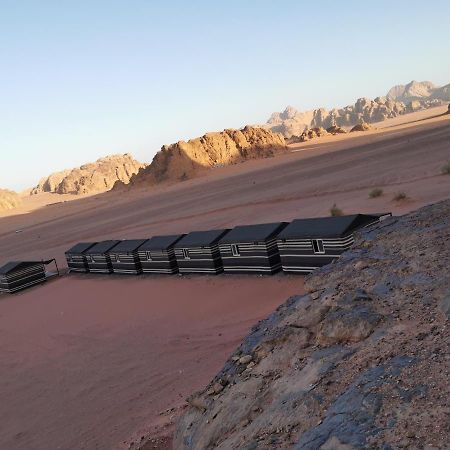 Rum Titanic Wadi Rum Exteriör bild
